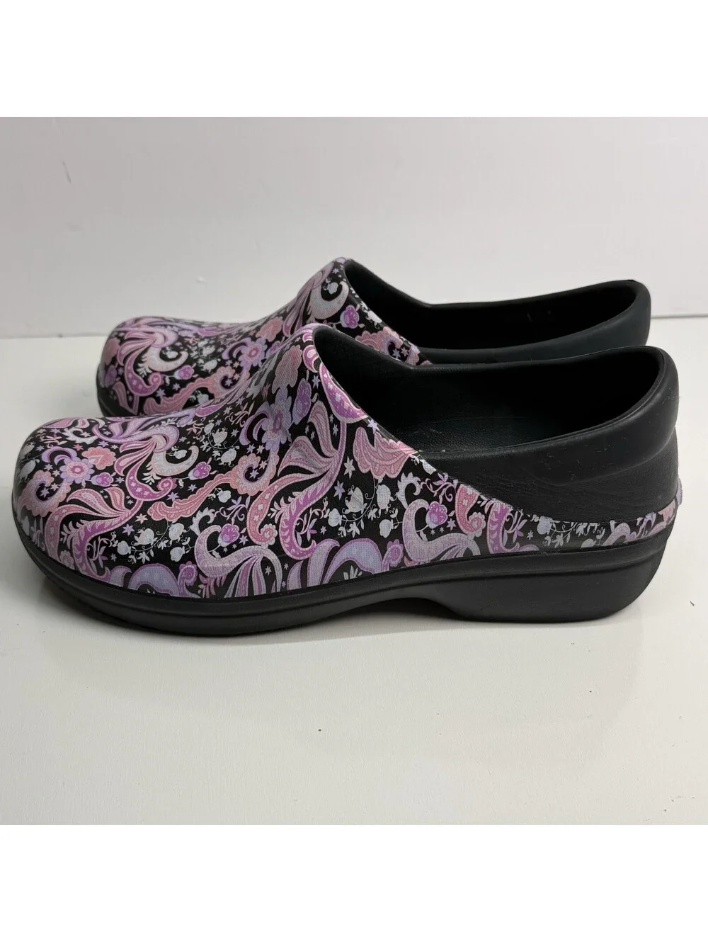 CROCS Neria Pro II Graphic Print Slip-On Work Nurse Clog 10 Pink Black Floral